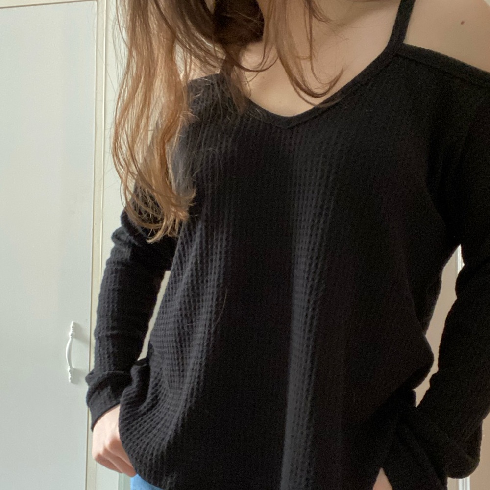 Off the shoulder long sleeve
